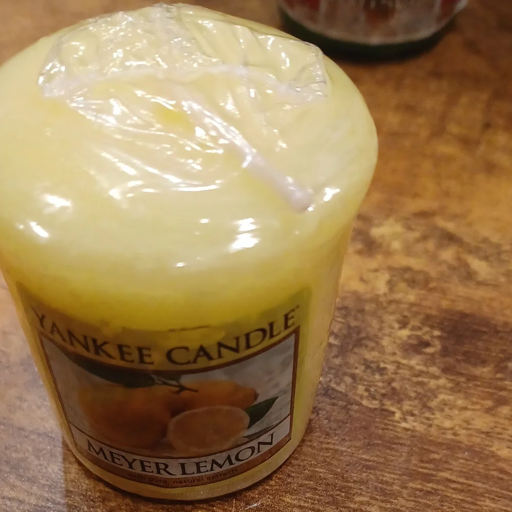 Yankee Candle bright sunny